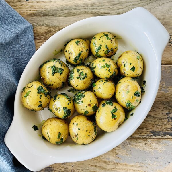 HOW TO STEAM POTATOES WITH HERBS